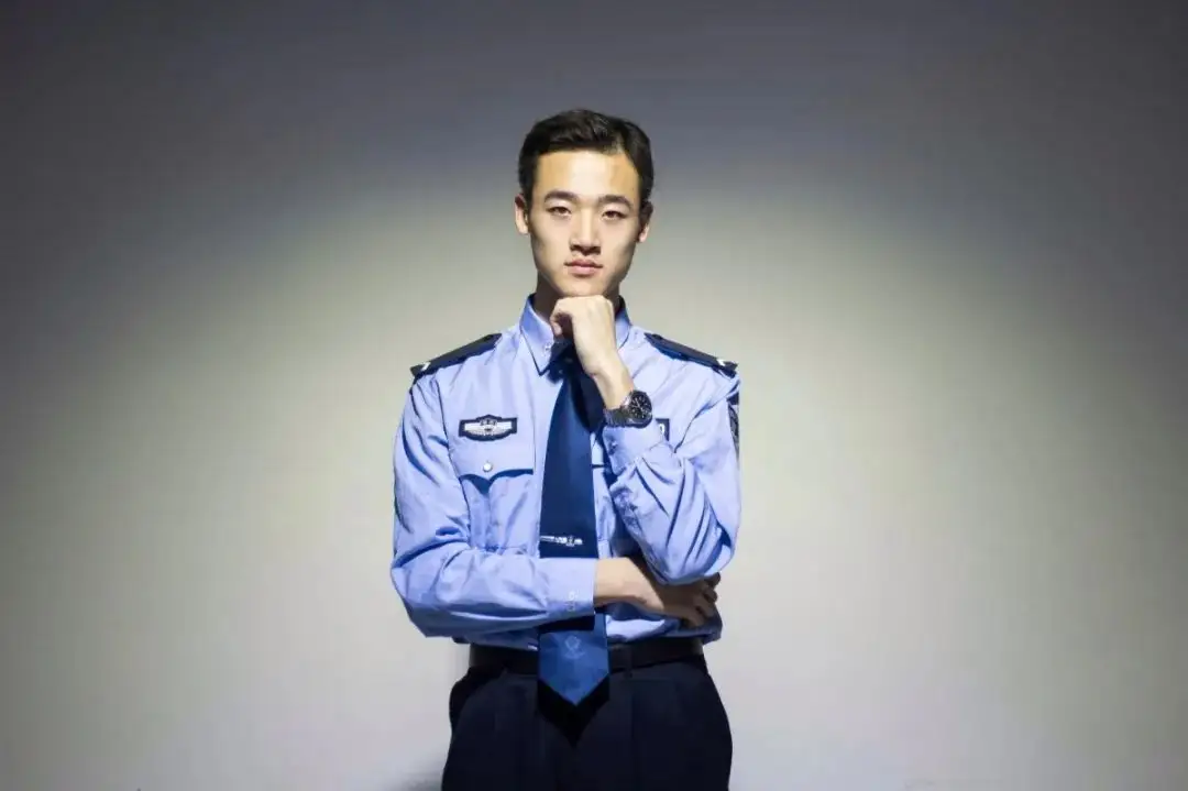 大学老师犯错遭唾骂，中学老师打人被同情，是何道理？