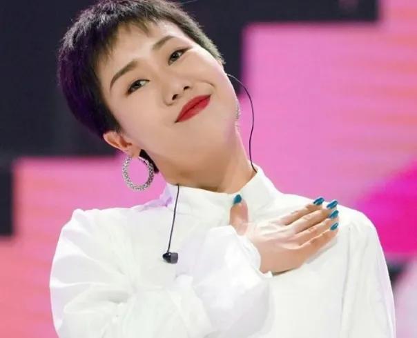 上官喜爱自爆9个月没收入，为什么网友却很难和她产生共情呢？