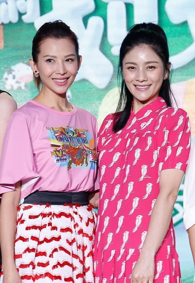 蔡少芬胡可都穿粉色的减龄(胡可和蔡少芬)