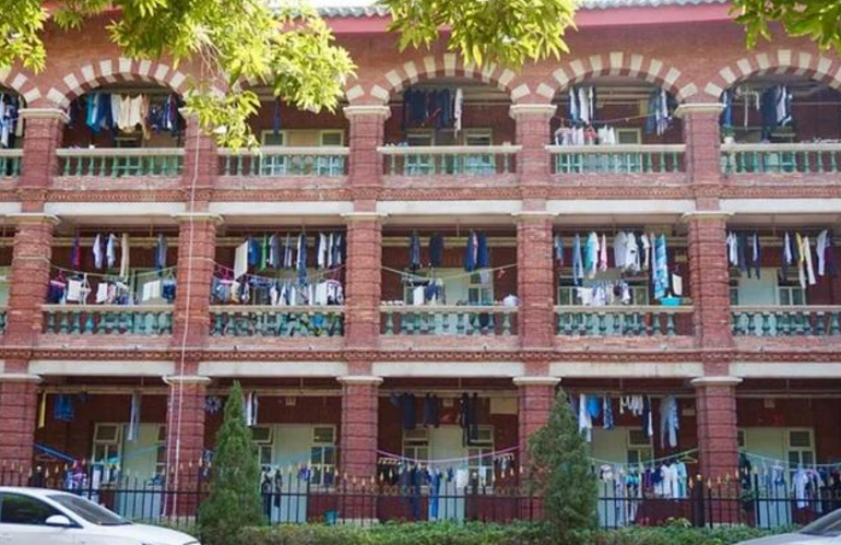 中国宿舍环境“最好”的大学，360°海景房宛如度假，让人心旷神怡