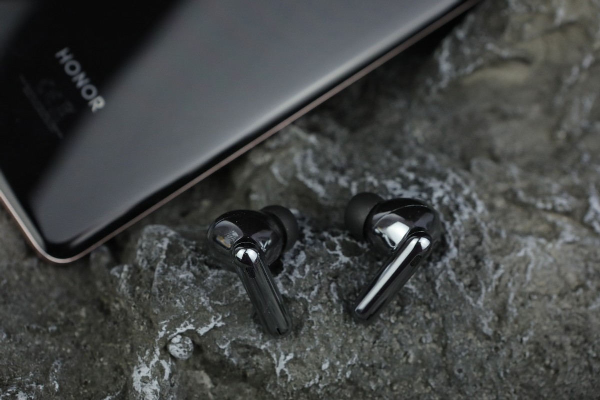 能測溫的耳機你見過嗎？Earbuds 3 Pro智能測溫降噪耳機