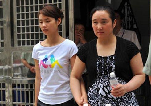 我是个“洗脚妹”，2009年被寻欢官员侵犯凌辱，反抗无望后杀人