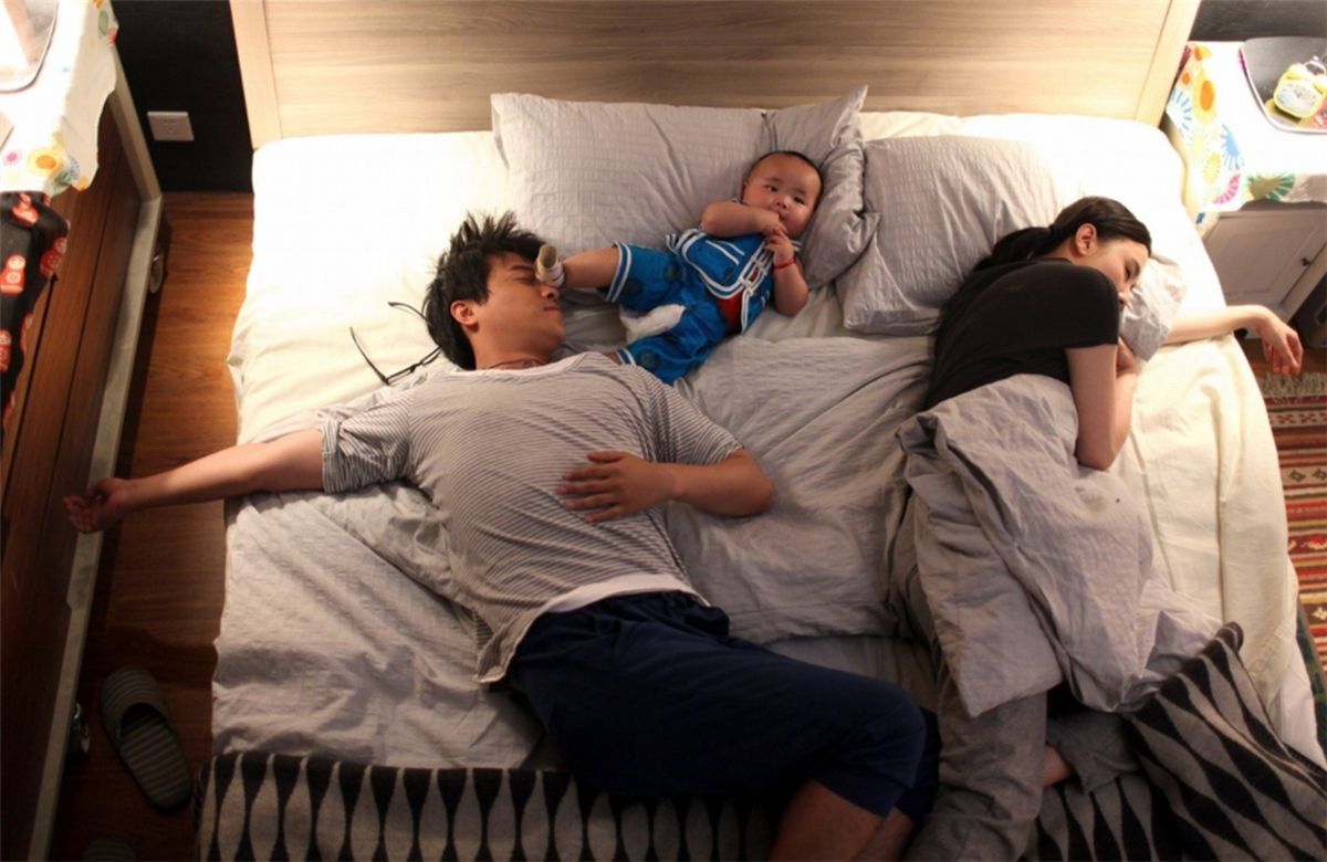 有孩子后，夫妻俩怎么睡，会对孩子造成不同的影响，你知道吗？