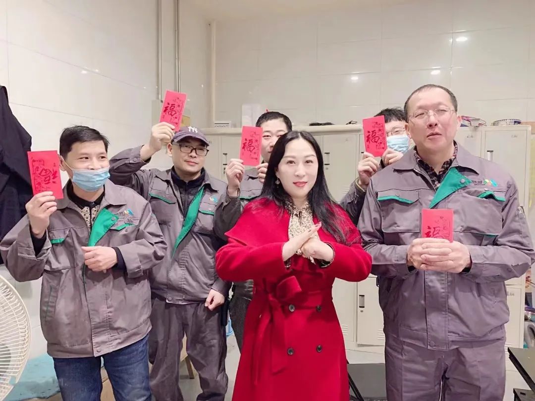 港式浪漫、硬核福利、现场求婚…快来pick你心目中最IN虎年现场