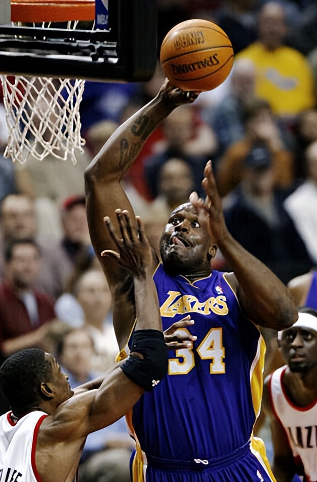 nba球員為什么很少掏球（NBA曾經風靡一時的單手抓球 為何現在幾乎看不到了？）