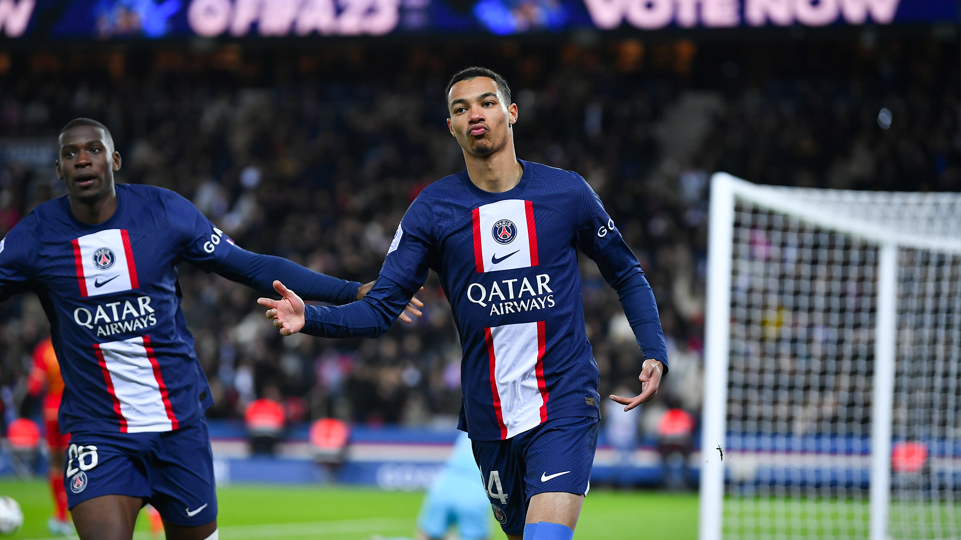 梅西世界杯停球视频（绝了！梅西0.5秒变魔术：左脚停，右脚射！19年神迹诞生）