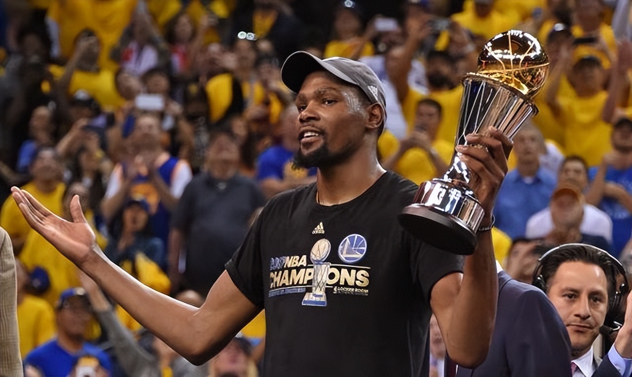 nba为什么只给巨星传球（NBA最无私的四大巨星：库里让位给普尔首发，邓肯魔术师上榜）