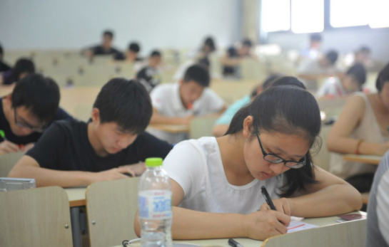 大学期间考四六级，大几的通过率会更高？学姐的答案有些意外