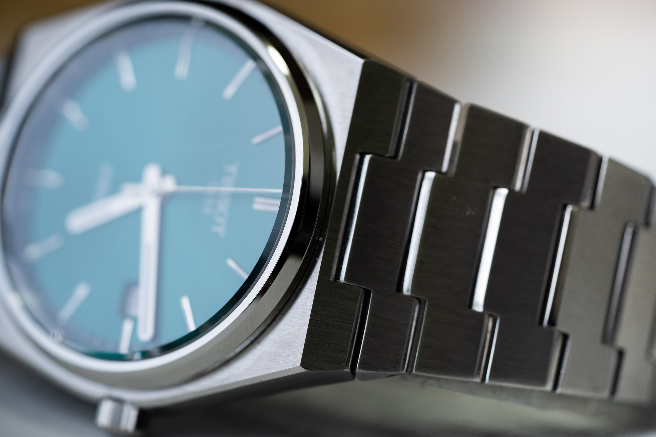 天梭PRX绿盘石英腕表——千元价格万元体验