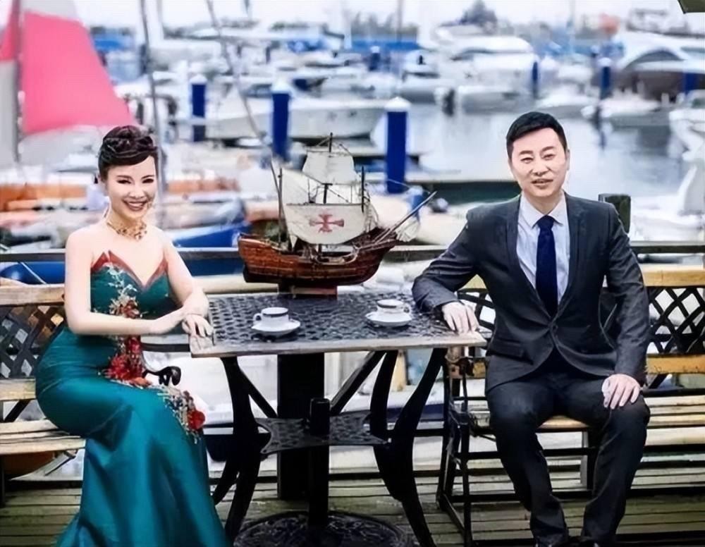 "盲人歌手"刘赛:成名时拒绝抛弃农村丈夫,如今丈夫成她的骄傲