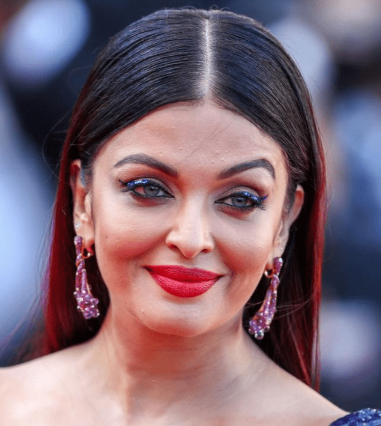 印度第一美人:国宝级女星,生娃后变胖,被骂也不减肥