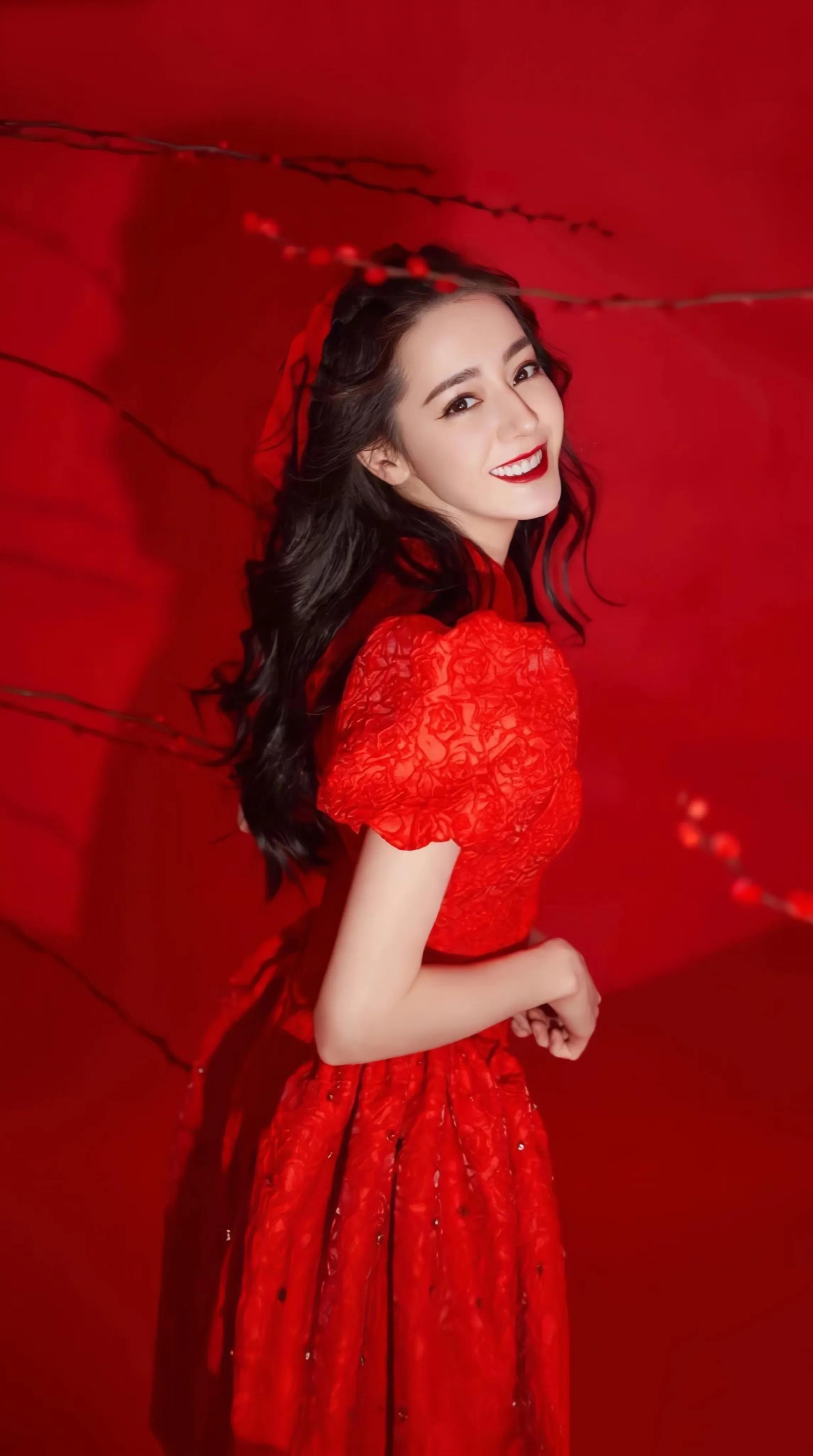 迪丽热巴原图画质增强版手机壁纸分享