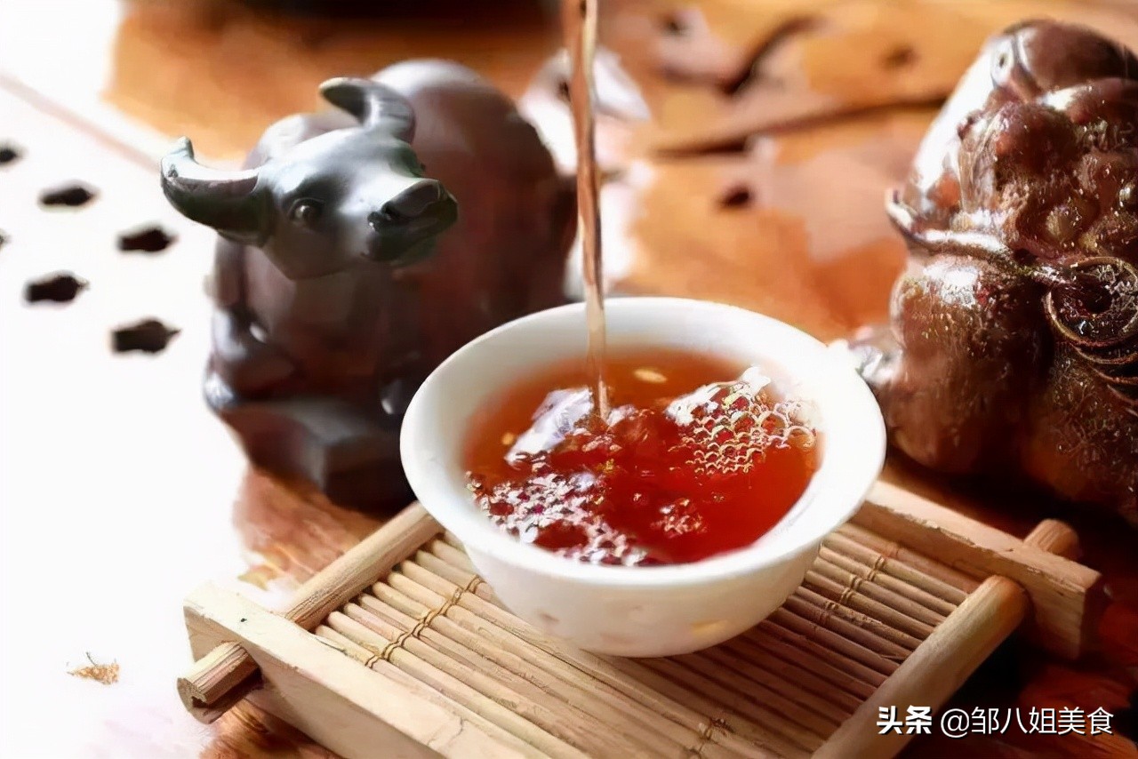 别盯着隔夜茶不放了！这3种茶喝多了等于在喝脏水，很多人喝错了