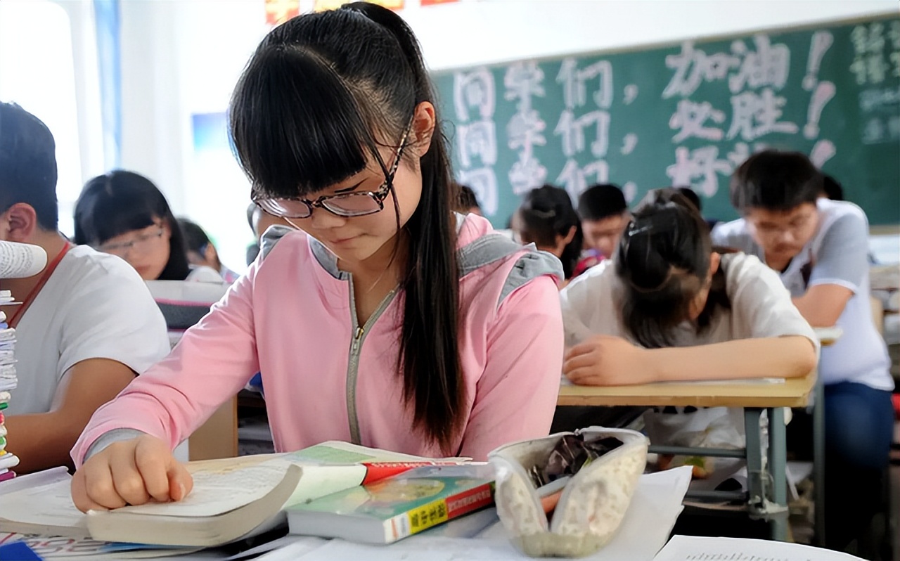 不仅考研有大小年之分，高考也一样，可从这几方面可寻其规律