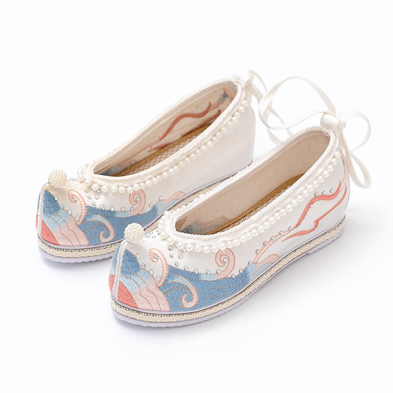 鞋——"谢公屐"除了一般的鞋子,看看古人登山穿的木屐就不得不佩服