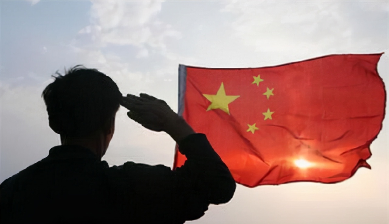 1949年选国旗，张治中反对在国旗上画一道杠，毛主席：有道理