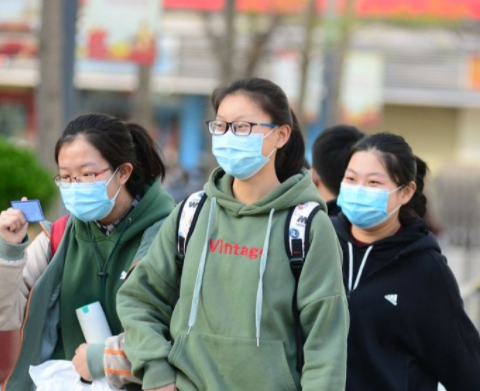 22岁刚上大学就感到很自卑，不是学生不努力，而是现实很无奈