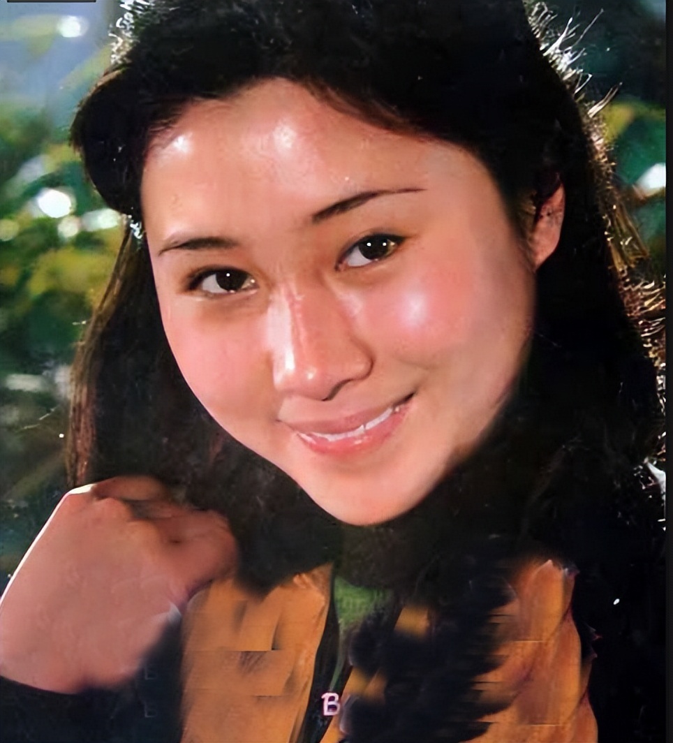 "牧羊女"丁岚:因《少林寺》走红,巅峰时远走他国,她后悔吗?