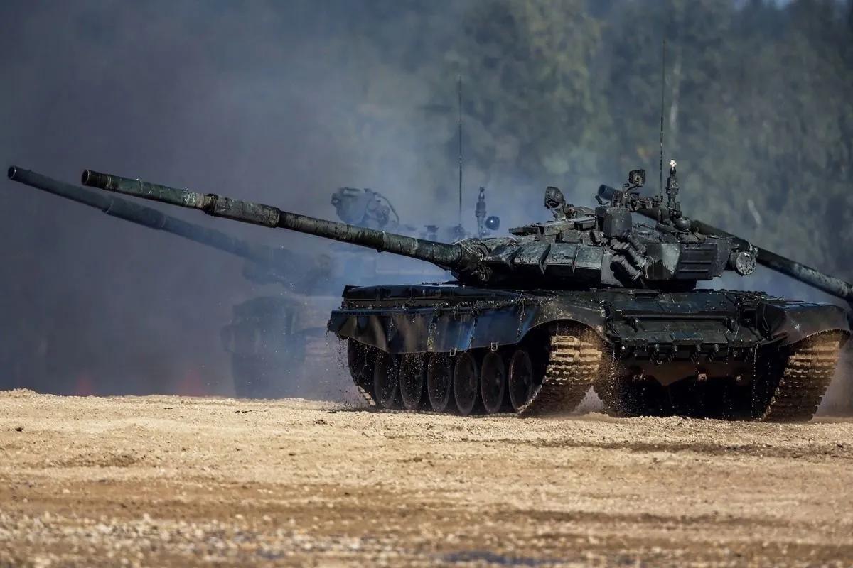 武器装备镜头及战斗中的俄军士兵