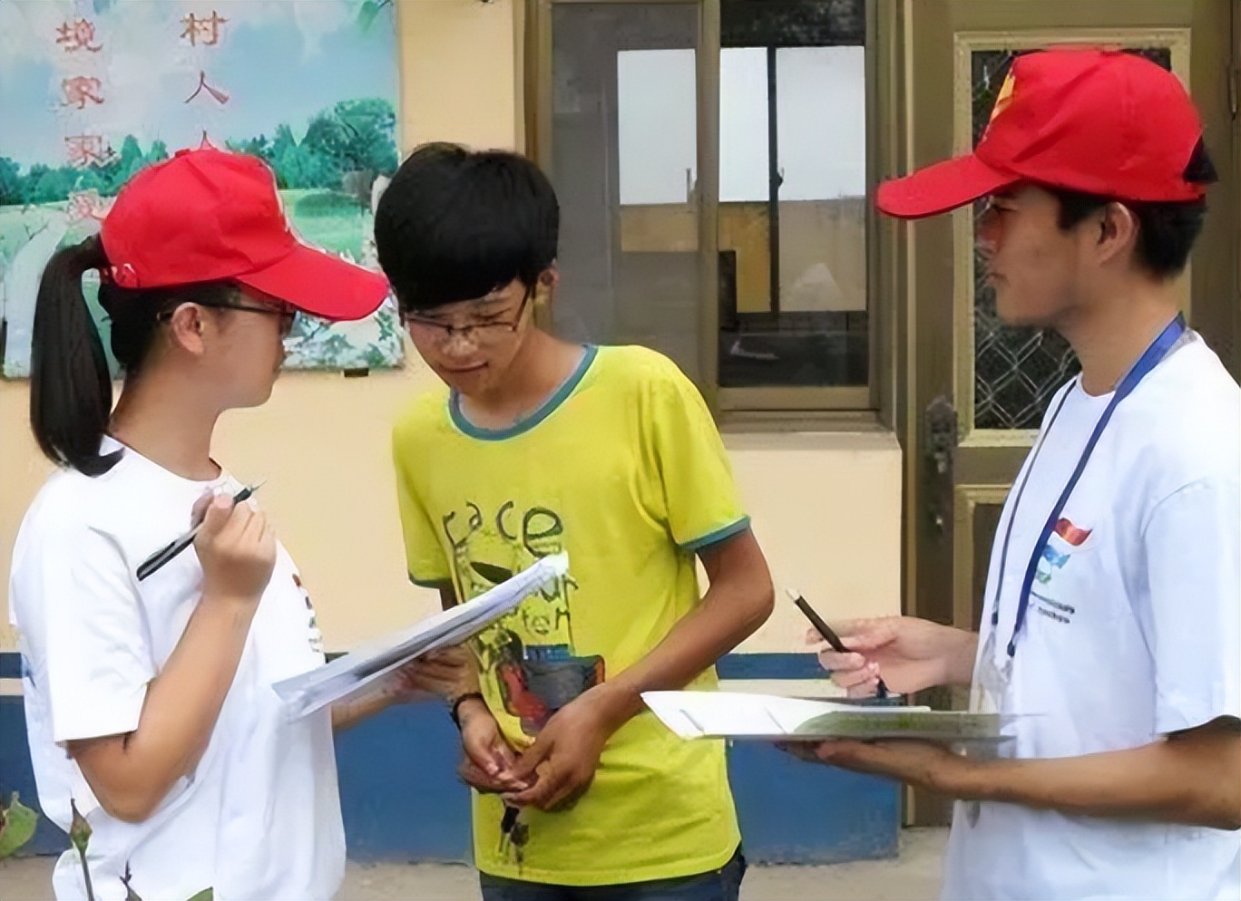 男大学生长相帅气，穿着“汉服”拍毕业照，他的一席话叫人称赞