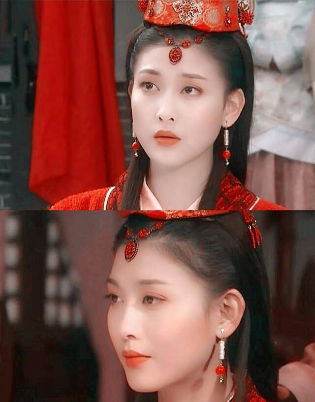 长着一张人畜无害的脸，不靠烟熏妆也是最强反派，这些甜妹太飒了