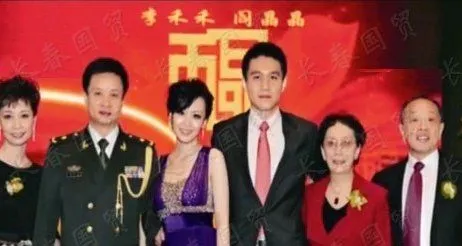 好男人阎维文：陪妻子抗癌33年，女儿嫁进名门，亲家比他还厉害 第57张