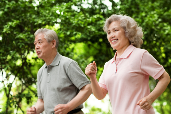 老年人留意了：吃飯方式影響人的壽命，牢記這5點，健康又長壽