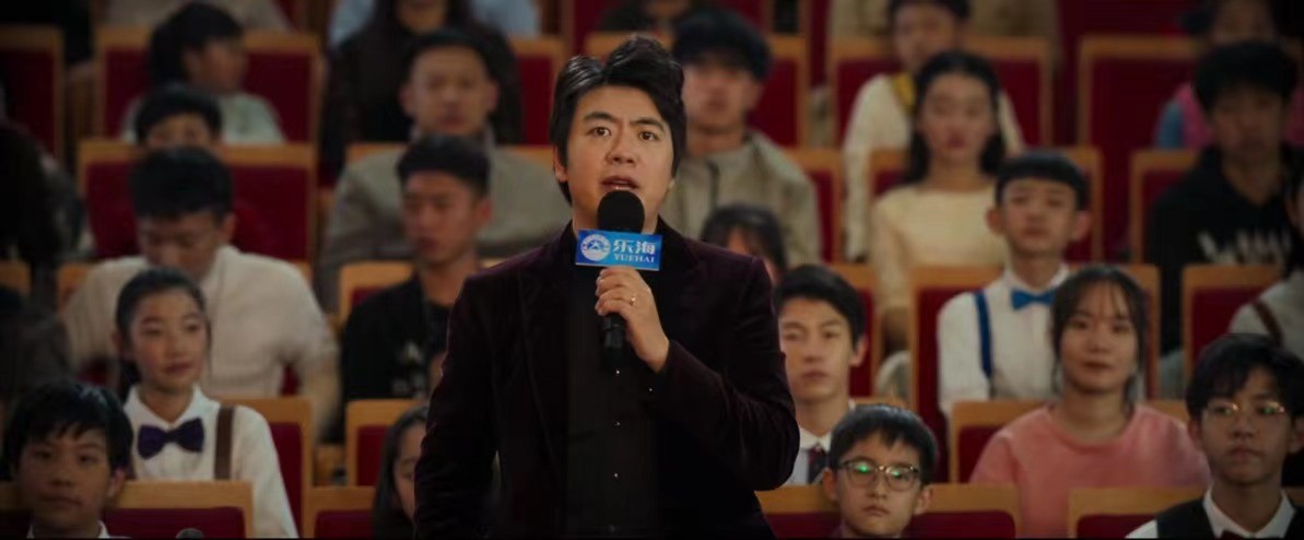 首日票房破3200万，拿下2项冠军，陈思诚一出手，就是国产片王炸