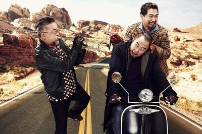 “皇帝专业户”张铁林：改国籍，字画卖十万，痴恋女学生不负责