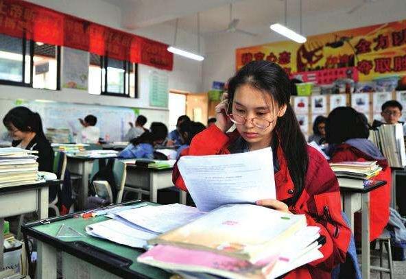 高考倒计时敲响，2022或成高考最难年，三大变化考生要重视