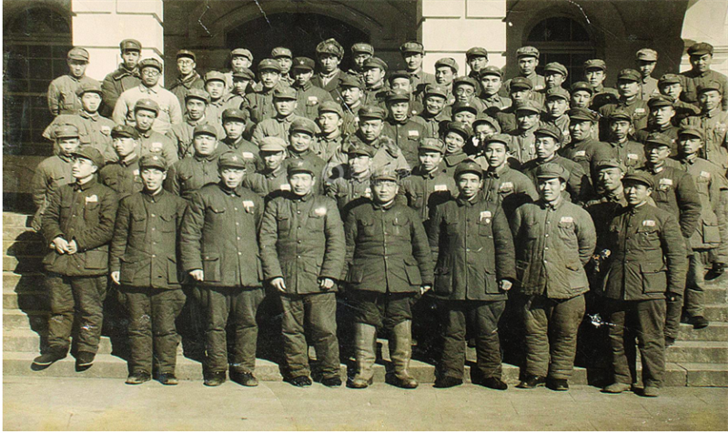 1953年，陈赓在哈尔滨被警察拦车，随后哈尔滨推进了“严打”运动