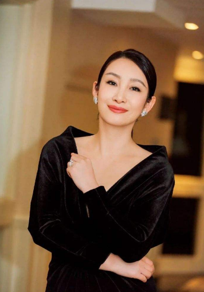 挺大肚撑起一个家的秦海璐，产后婆婆待她亲如女儿，今仍幸福甜蜜