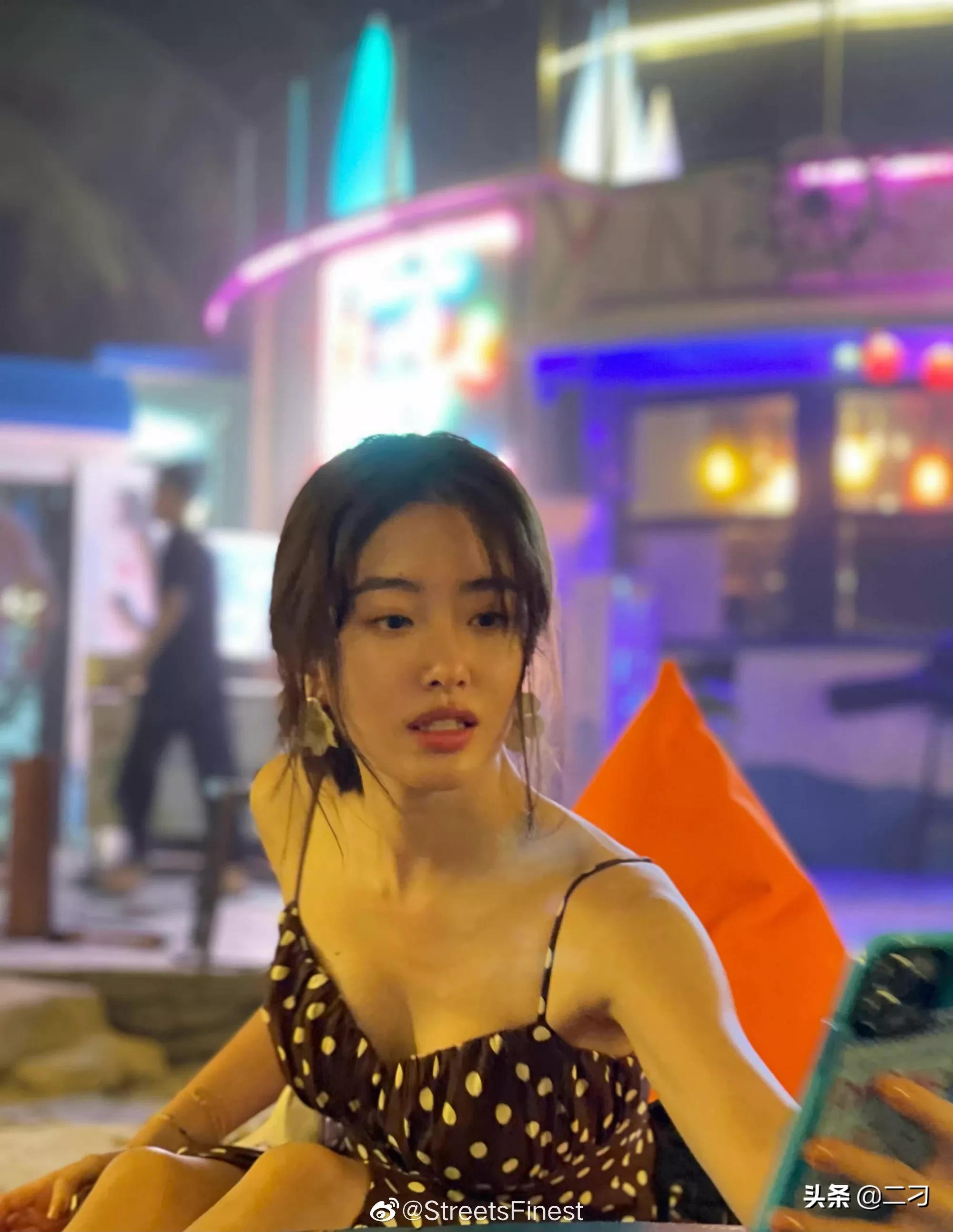 杨采钰 近期度假穿搭