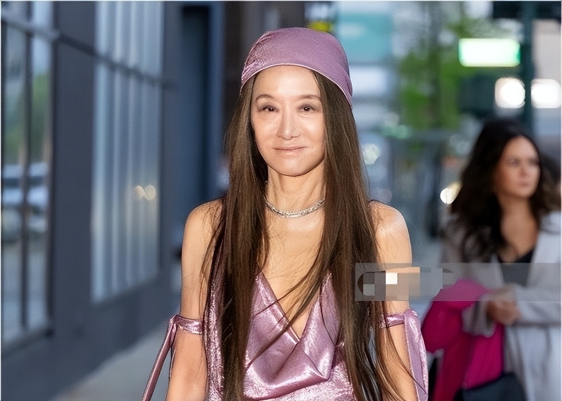 72岁王薇薇依旧女王范：和小36岁花滑王子分手后，财富自由她都有