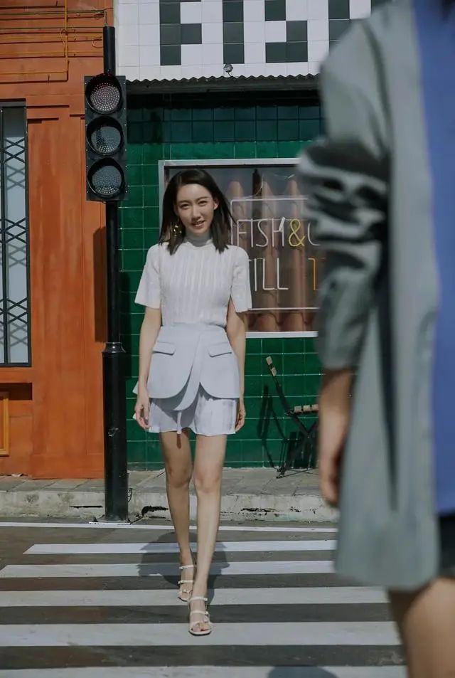 长得像高圆圆，别的中年女演员无戏可演，39岁的她演啥爆啥