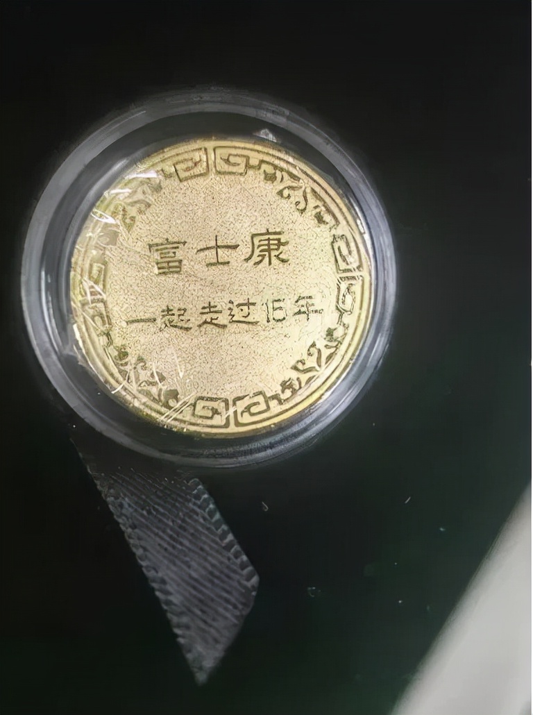 骑着外卖车的富士康工人，决定把家安在深圳