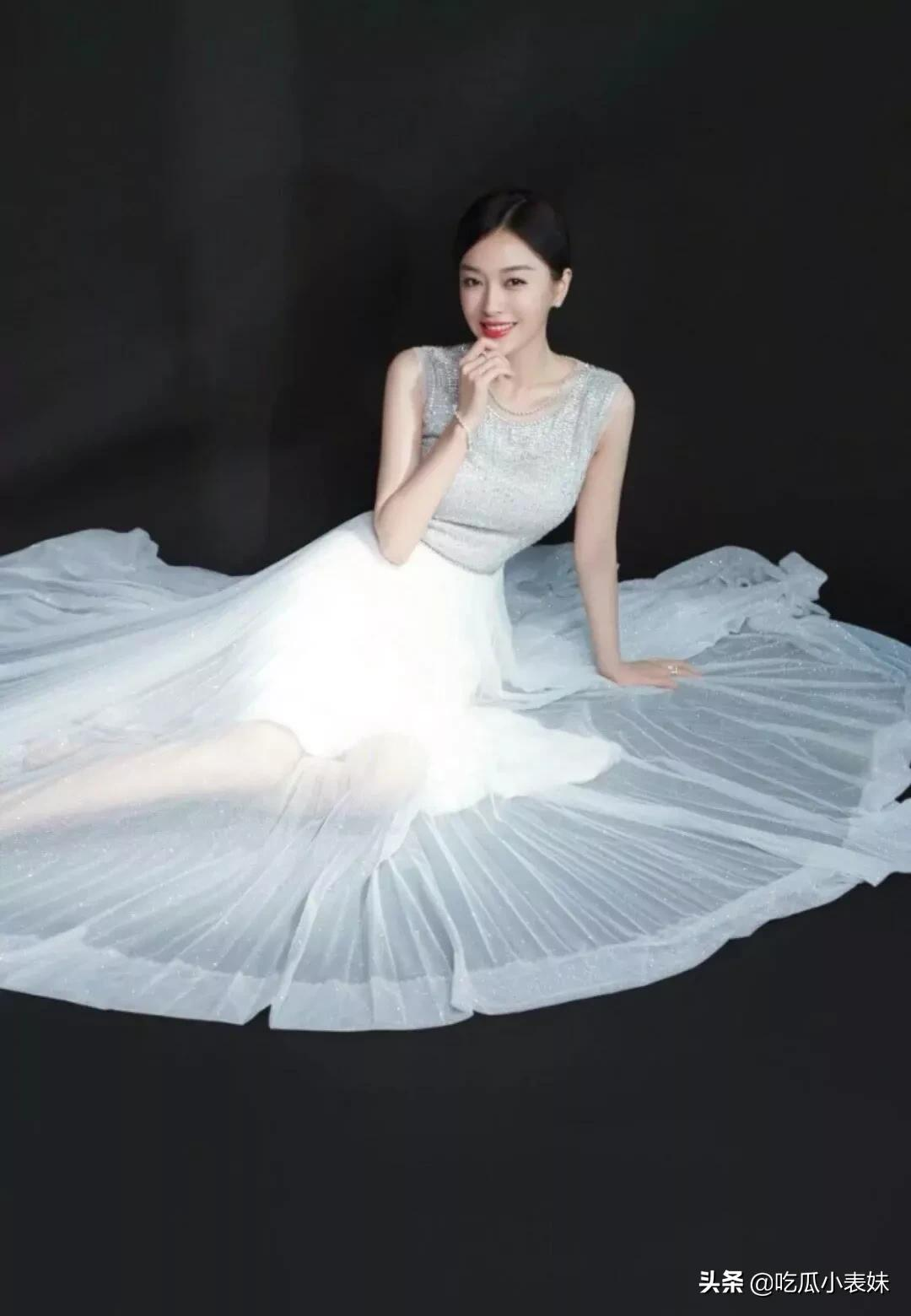 秦岚，美艳绝伦，网友：我的女神