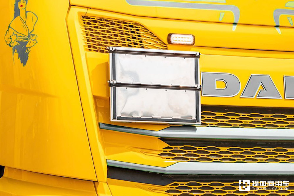 达夫XG 真会整活（这台很黄很暴力的达夫XG+牵引车，运输危化品的，配置也这么好？）