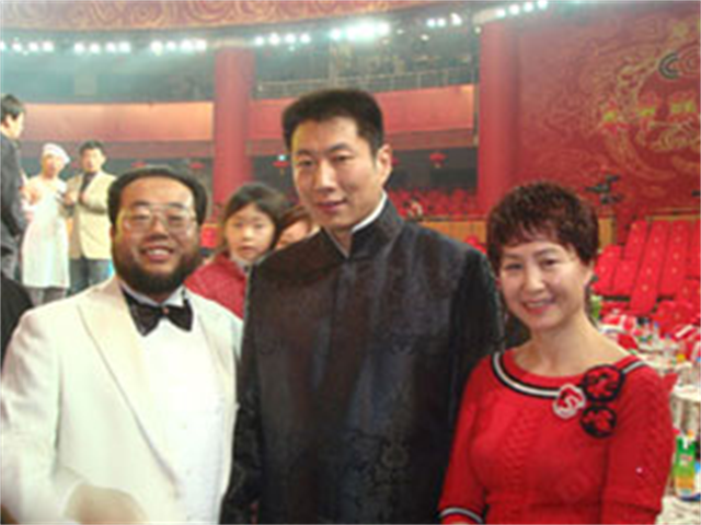 失控的德州教育培训老板：曾入狱4年，前妻称其完美主义者