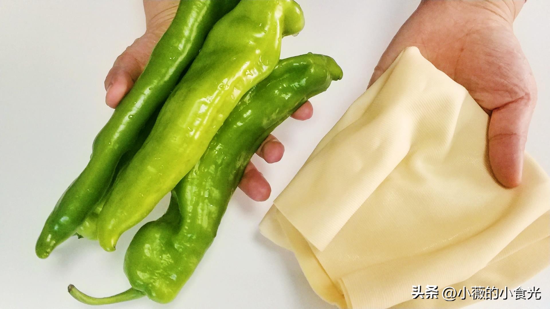 豆腐皮怎么炒（尖椒炒豆腐皮要想好吃，多这一步很关键！豆腐皮软嫩鲜香特下饭）