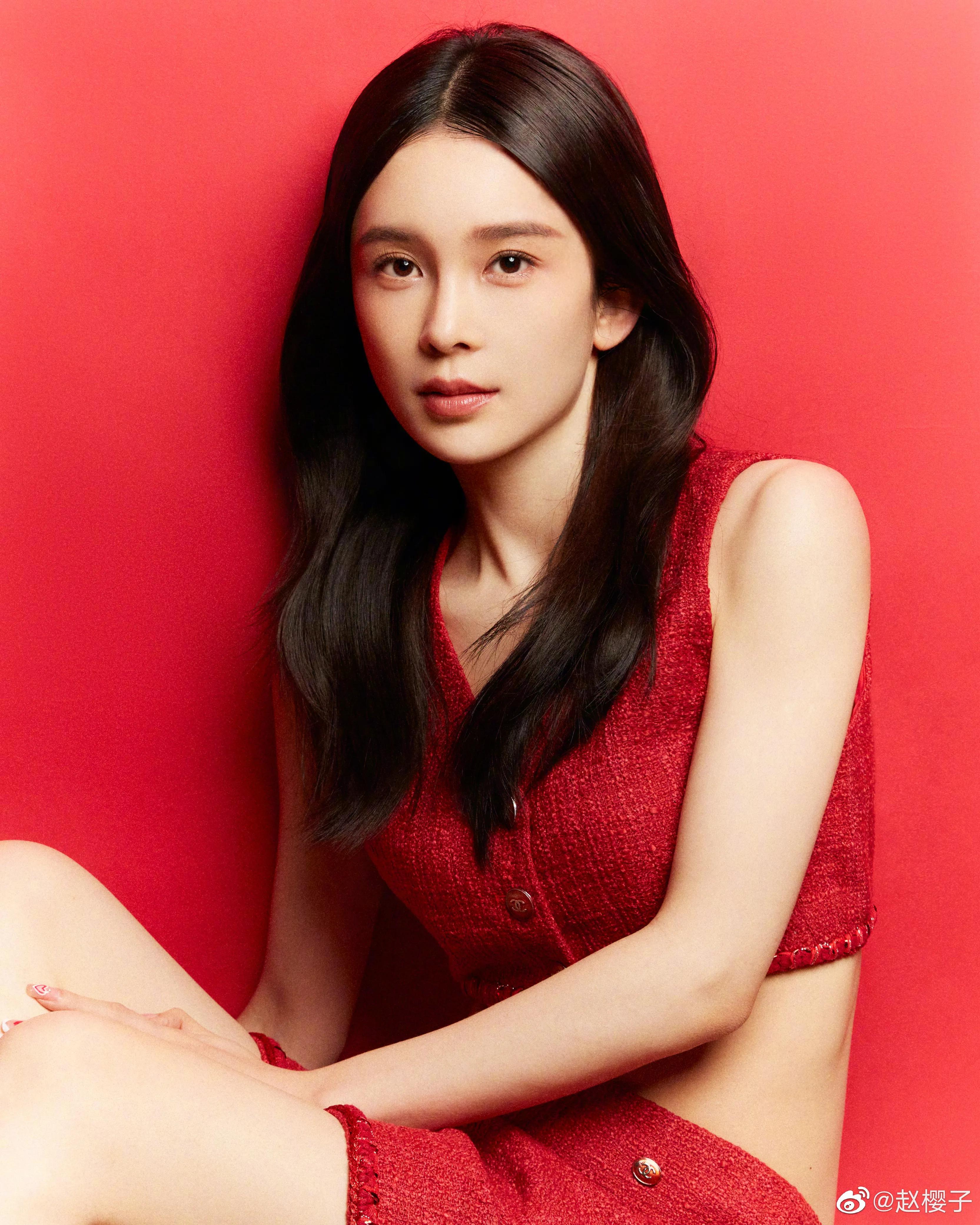 孙怡、赵丽颖红色礼服状态迥异，有没有爱情的滋润肉眼可见