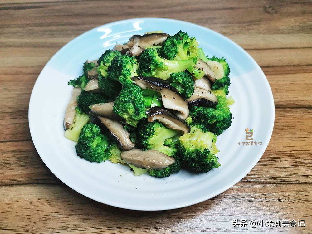冬天皮肤干燥，别光喝水，8种“高维C”食物要多吃，水润气色好