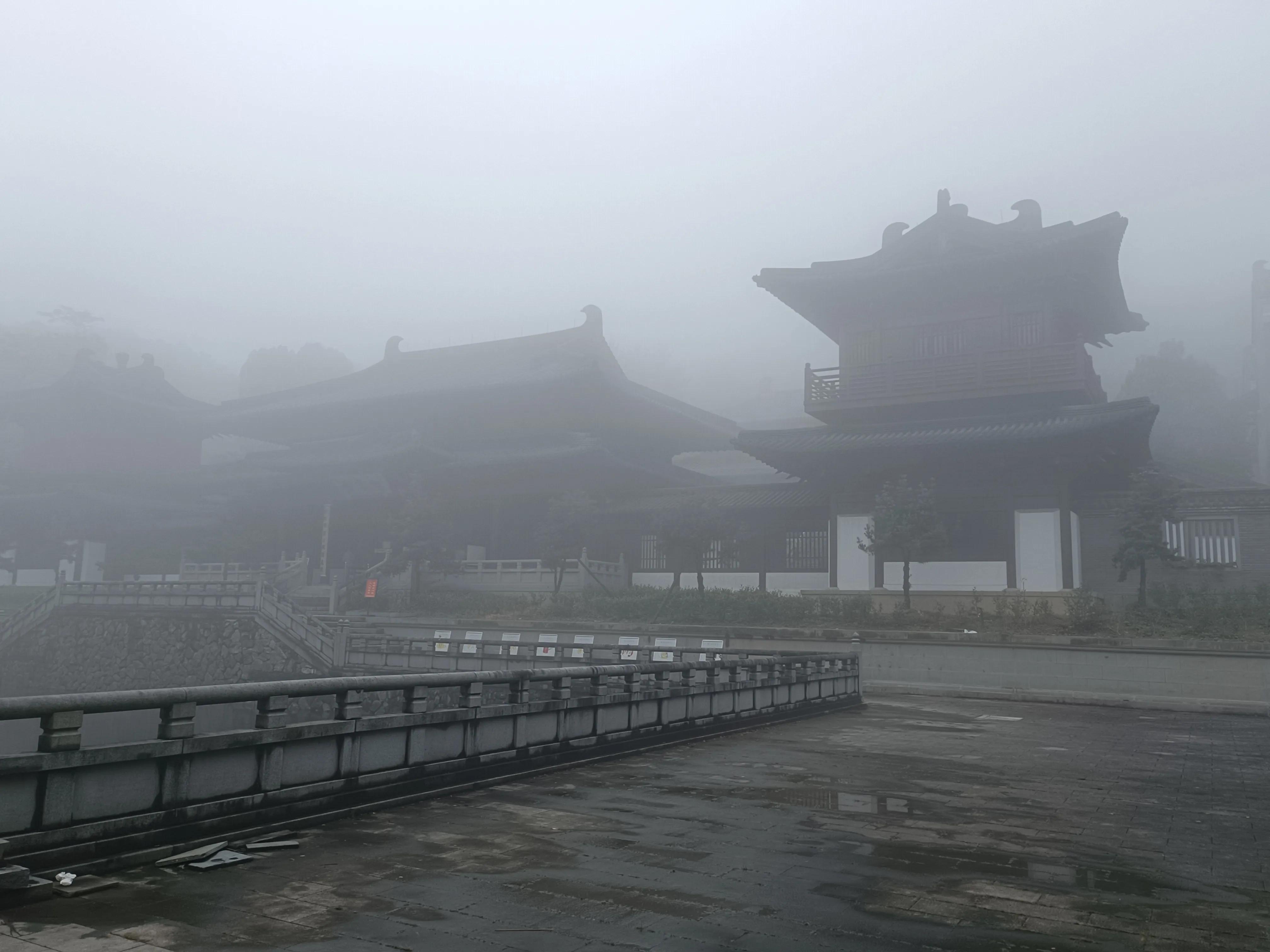 行到水穷处，坐看云起时一一雨游白云山