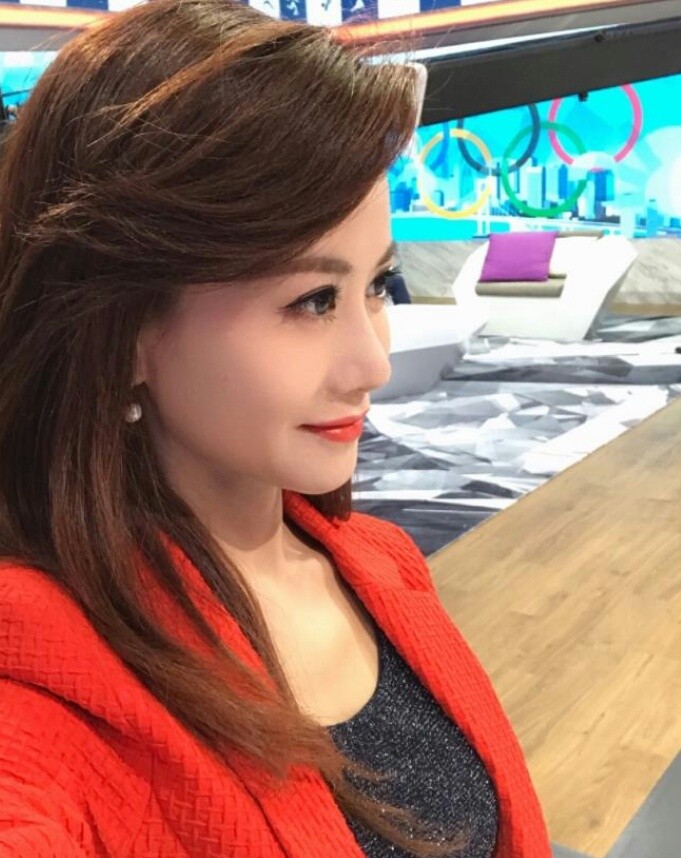 陈滢是央视著名的体育主持人,而她则主要负责解说花滑等项目.