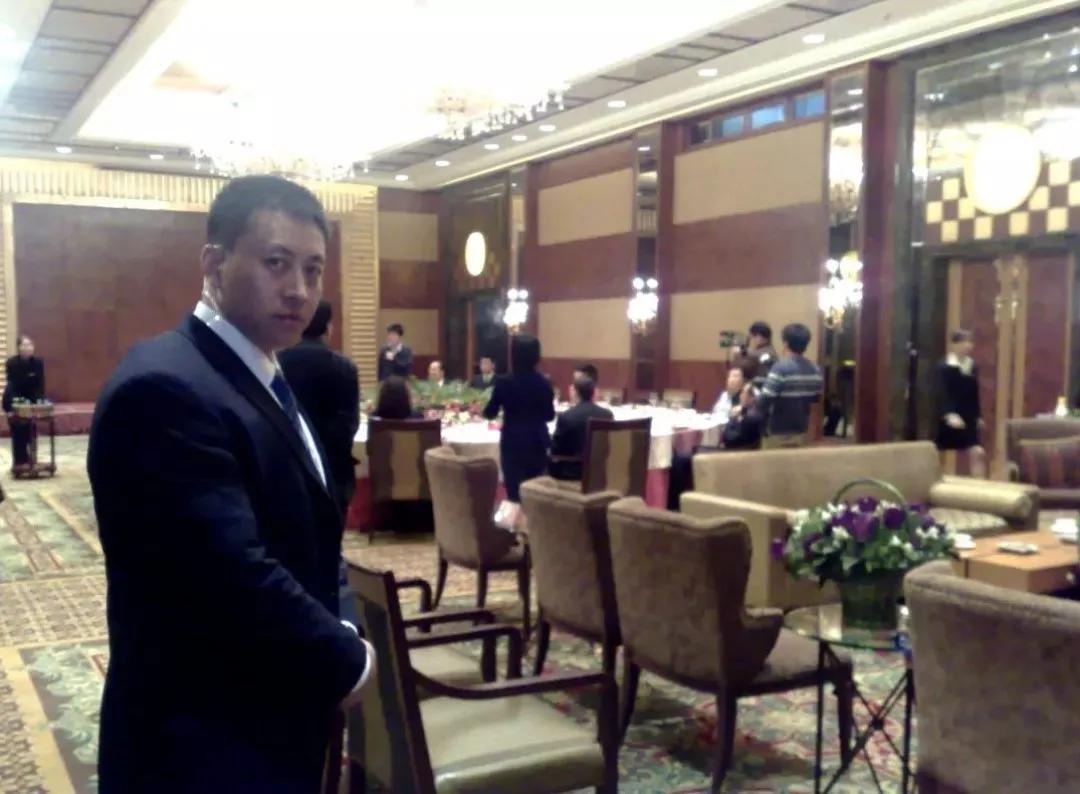 中国保镖李旭：一人可敌30人，曾贴身保护巴菲特，时薪28万