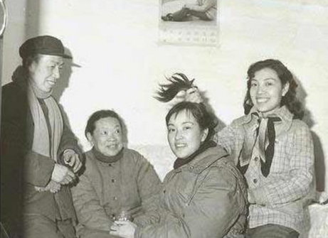 刘晓庆的妹妹刘晓红：我看到了姐姐的脆弱和心痛，含泪送姐姐出嫁