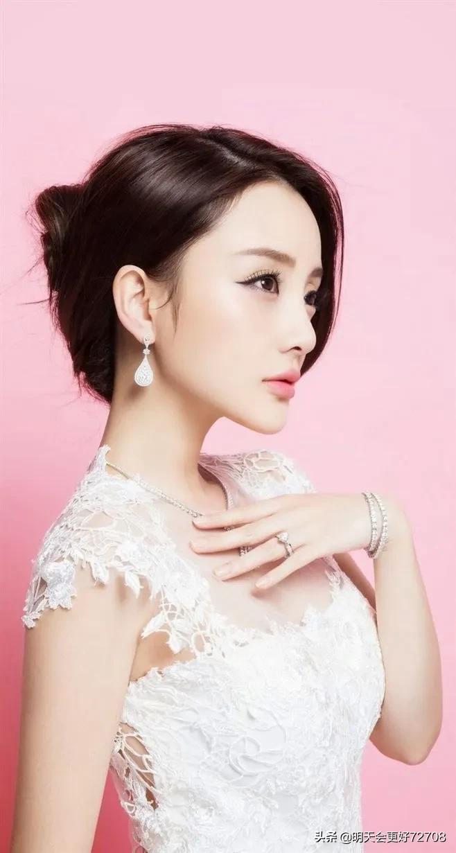 分享图片：李小路惊艳写真照