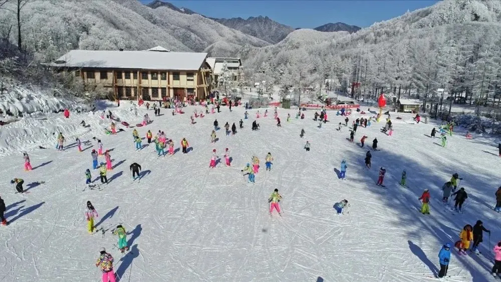 武汉有滑雪场吗(武汉周边竟然有这么多滑雪场！你去过吗？)