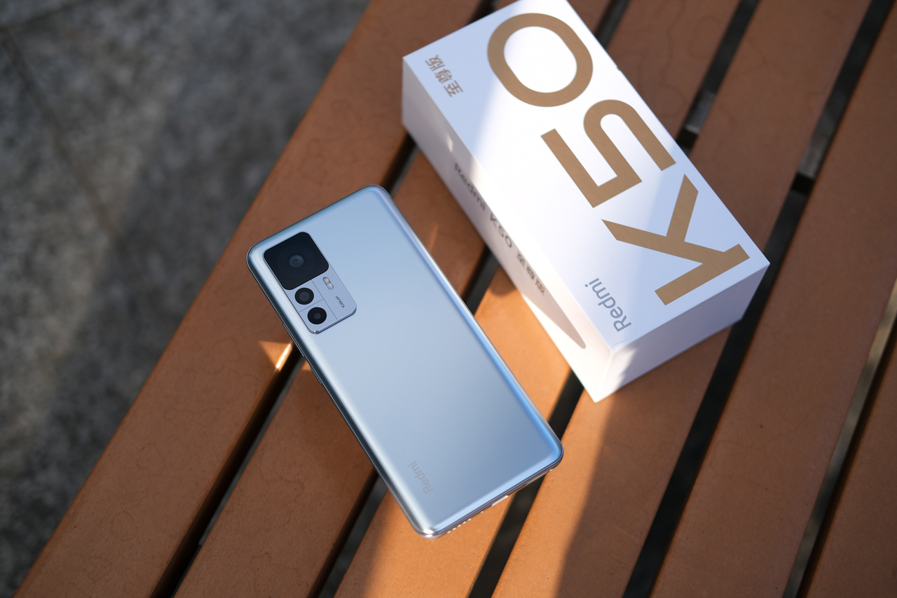 红米k50至尊版算是价位最低的骁龙8 手机,并且也推出了12 512gb的内存