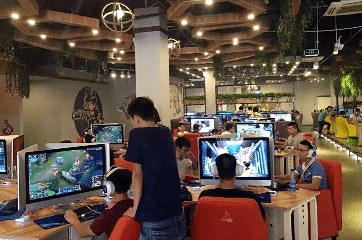 大学中“奶头乐”现象，吞噬着大学生的未来，让家长十分担心